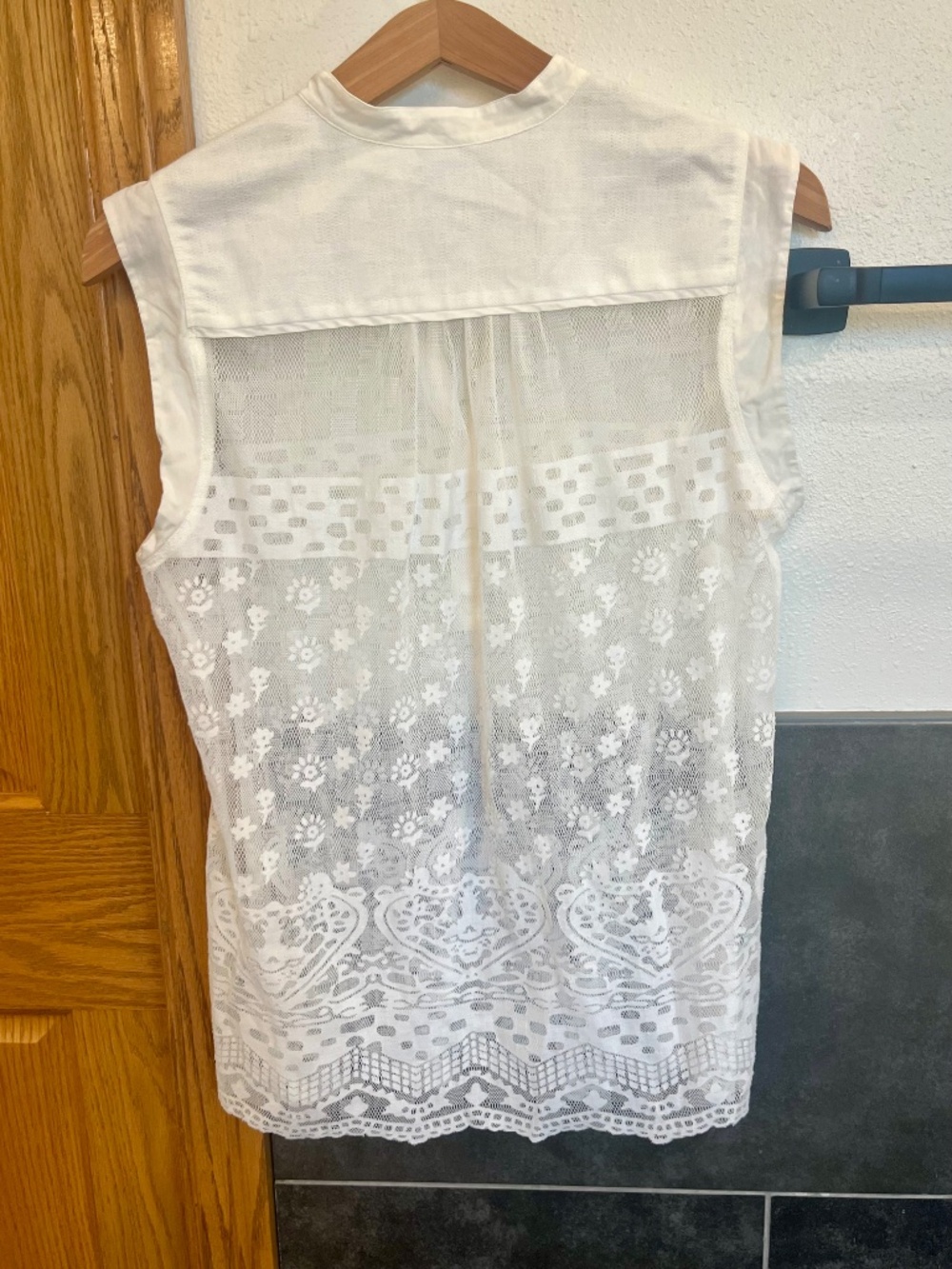 CAbi #5201 Prudence White Lace Mesh Sleeveless Tank Top Blouse Size Medium - Picture 13 of 13